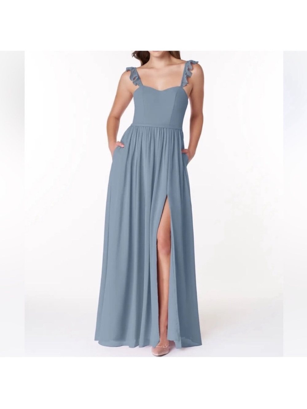 Azazie Metz
Dusty Blue A-Line Sweetheart
Ruched Chiffon Dress size A2 with slit.